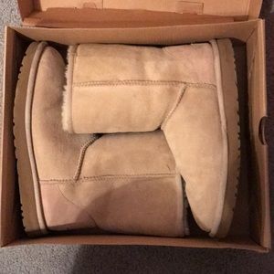 Sand uggs